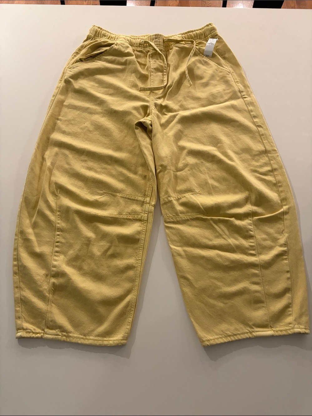 GAP Yellow Drawstring Barrel-Leg Jean Pants.  NWT. Size L